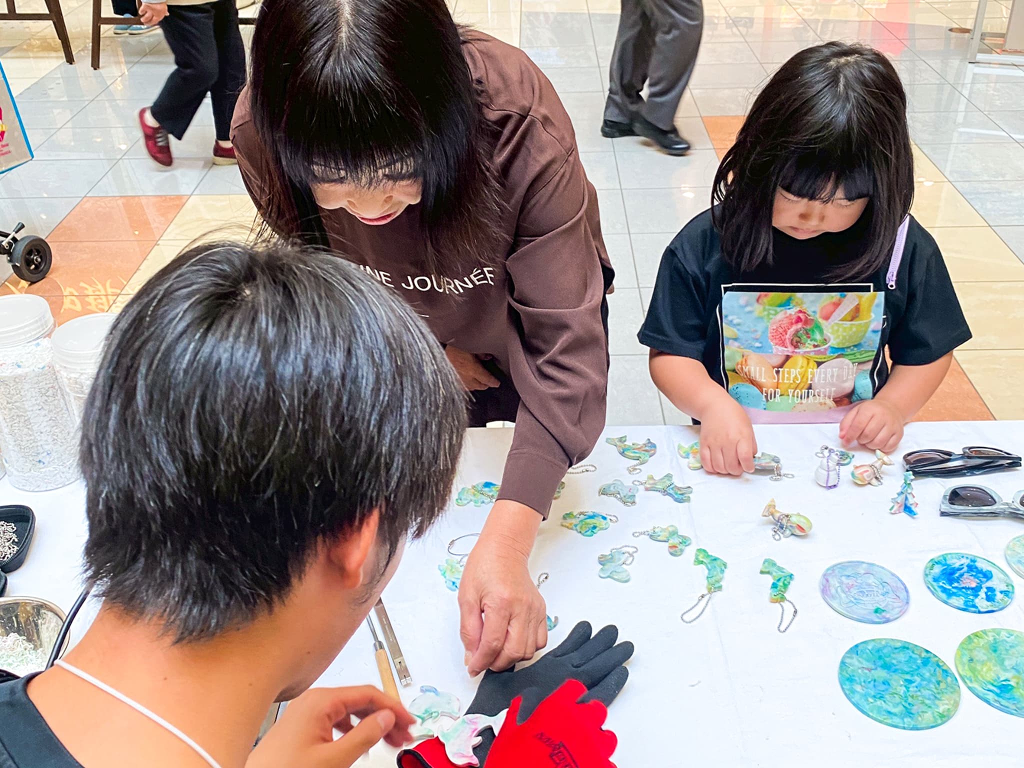 馬渡島の子どもたちが制作したアップサイクルコースター