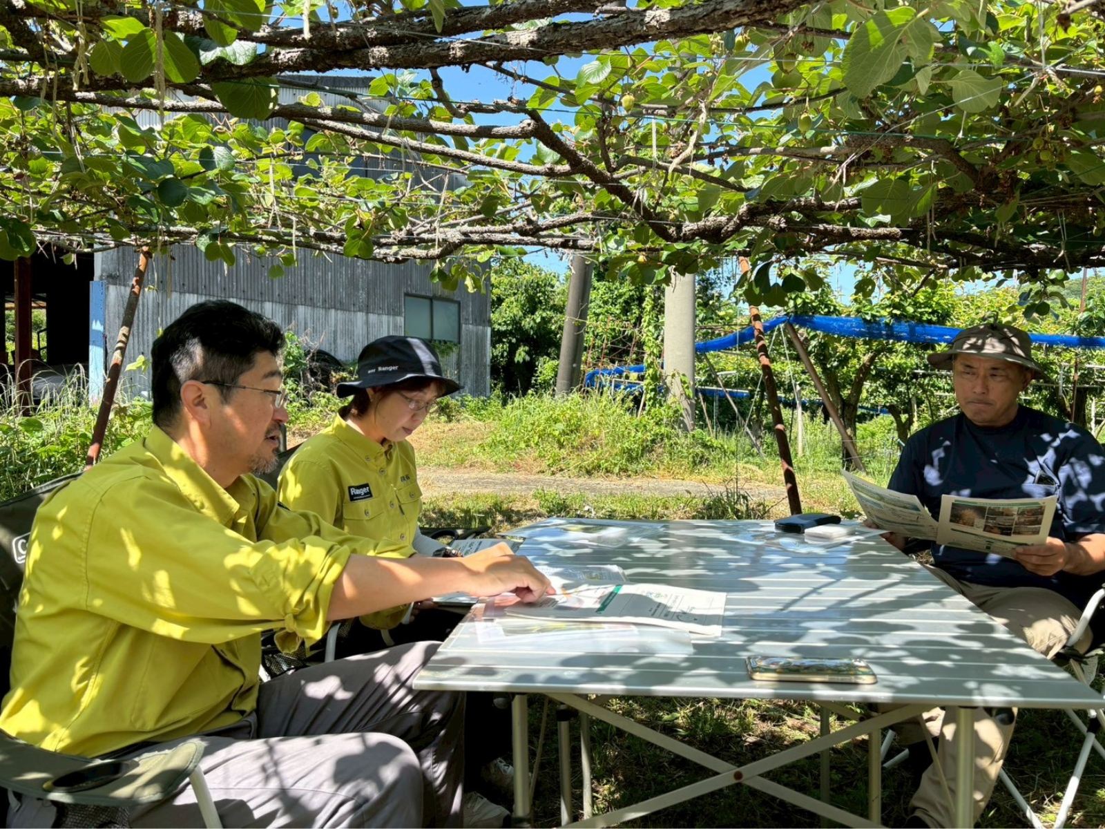 にしだ果樹園で月読み農法について学ぶ