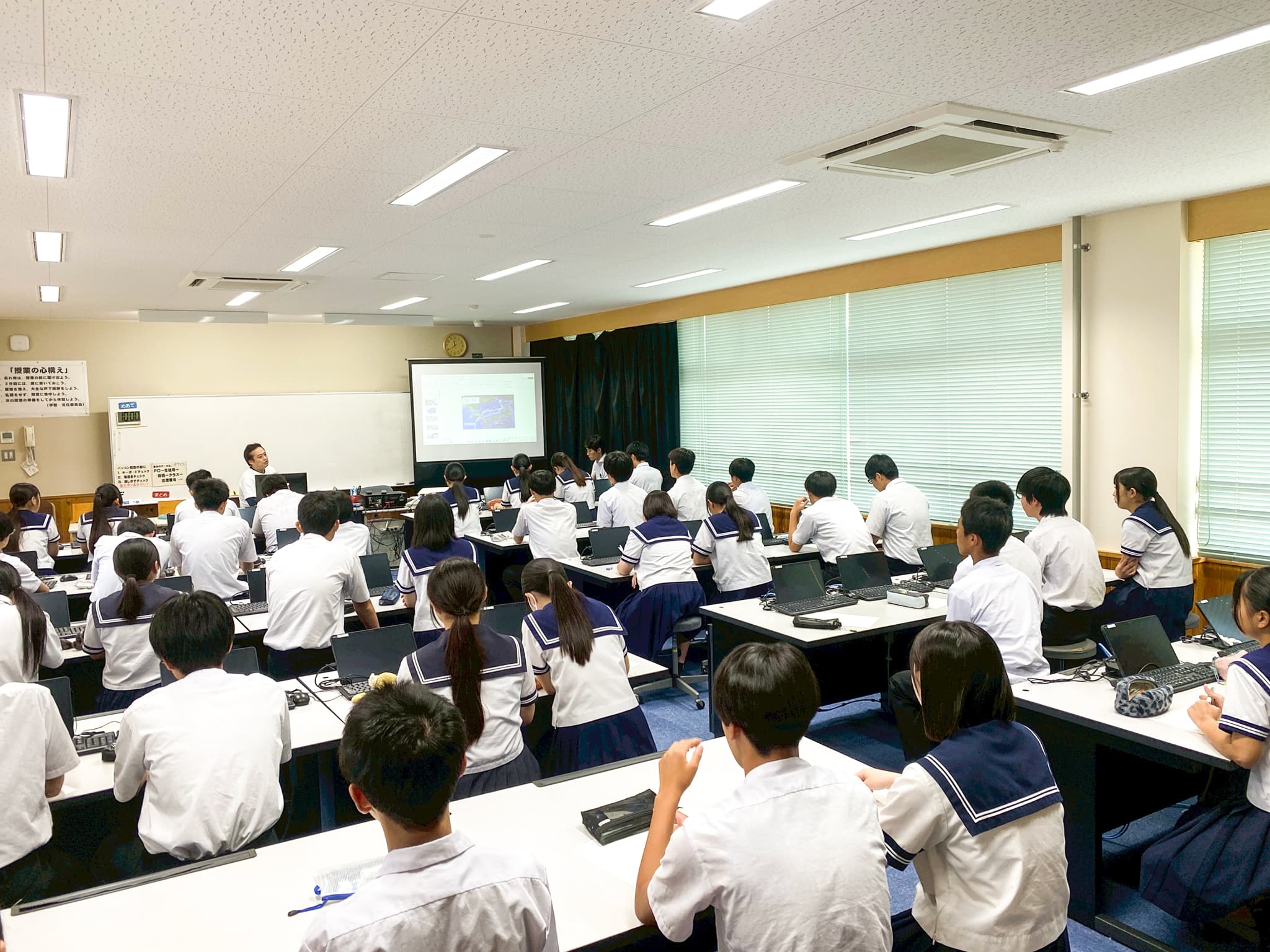 海洋プラスチック問題について学ぶ佐志中学校の生徒