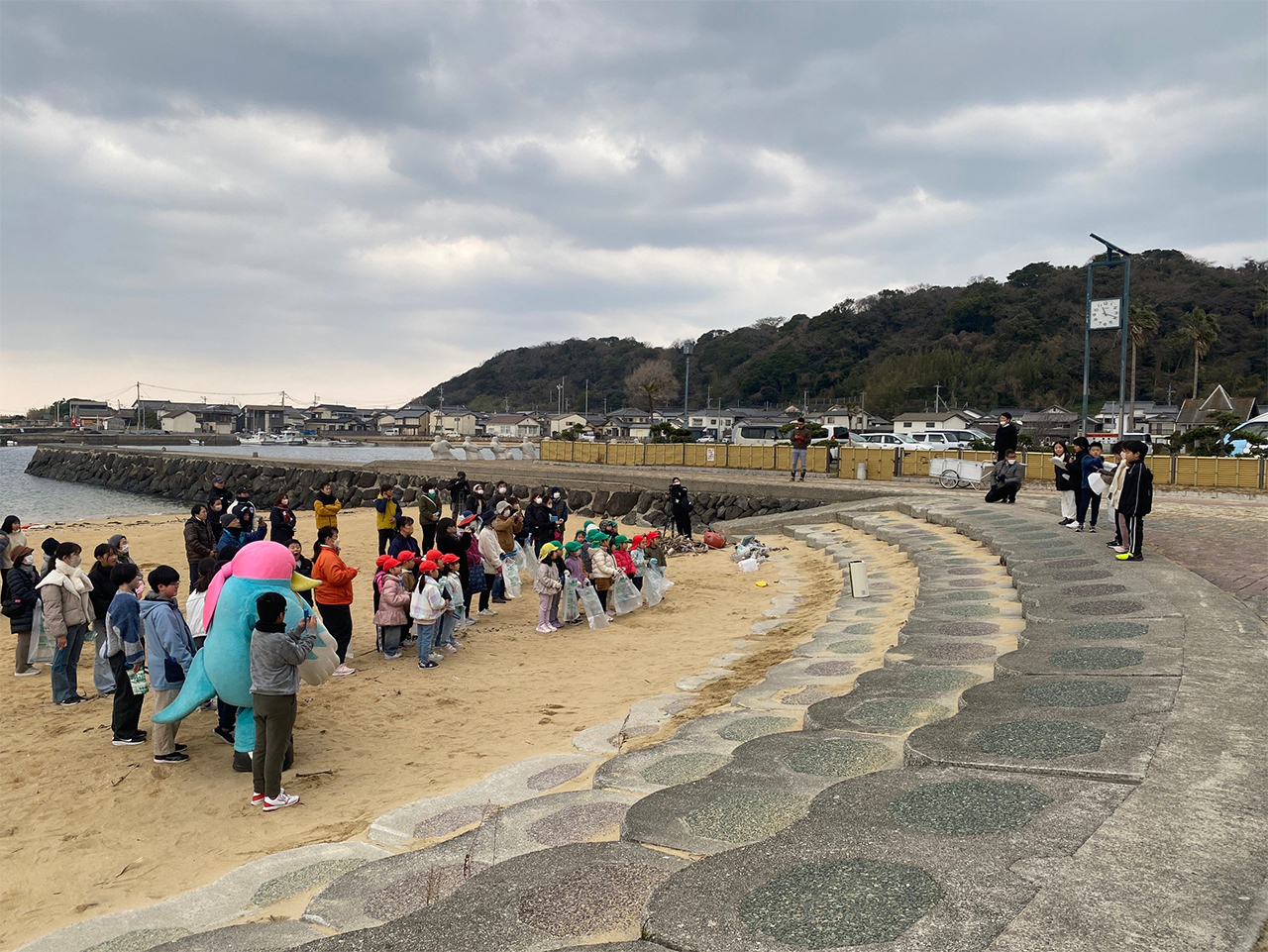 呼子小学校ビーチクリーン