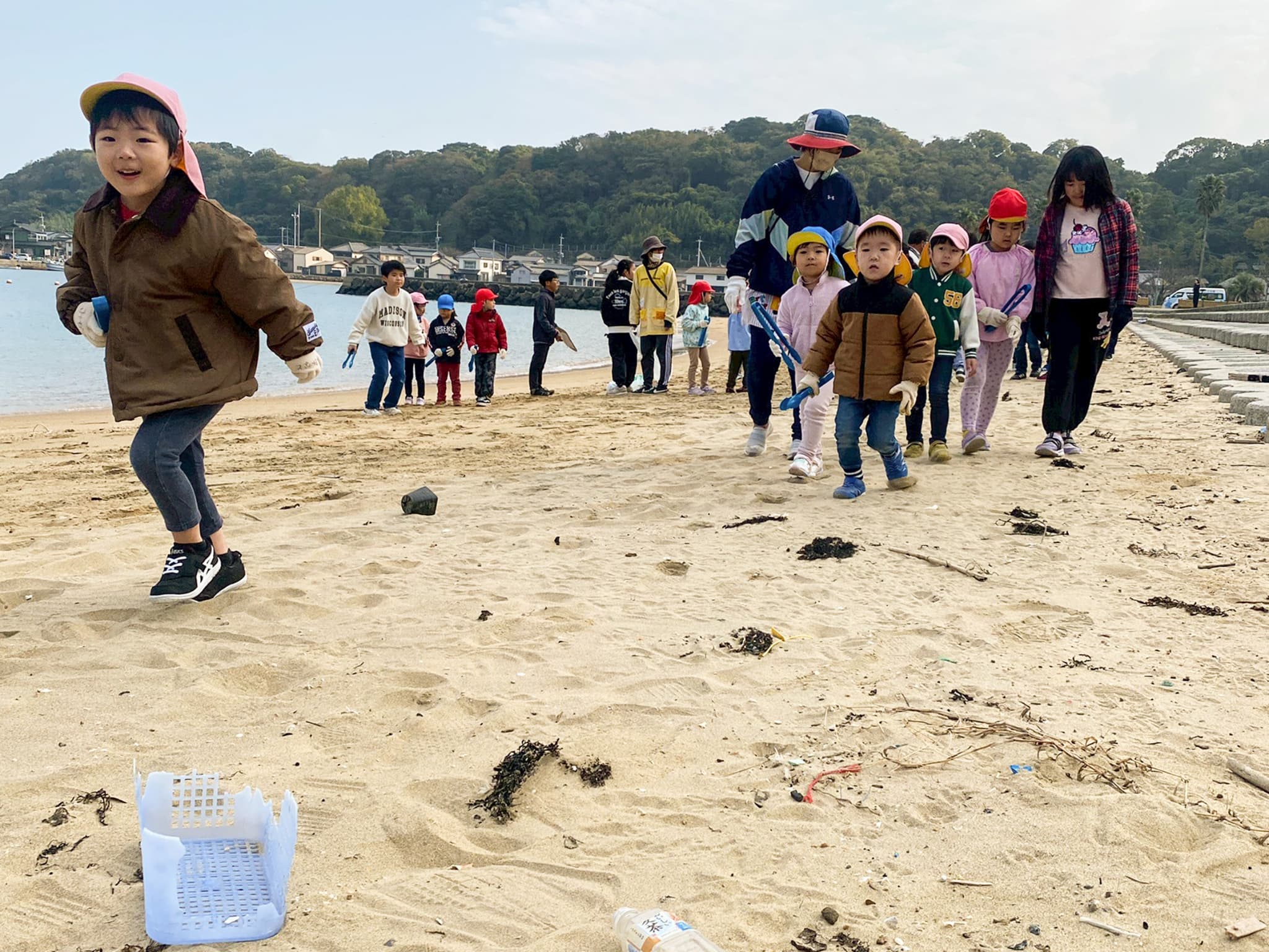 砂浜の海洋プラスチック