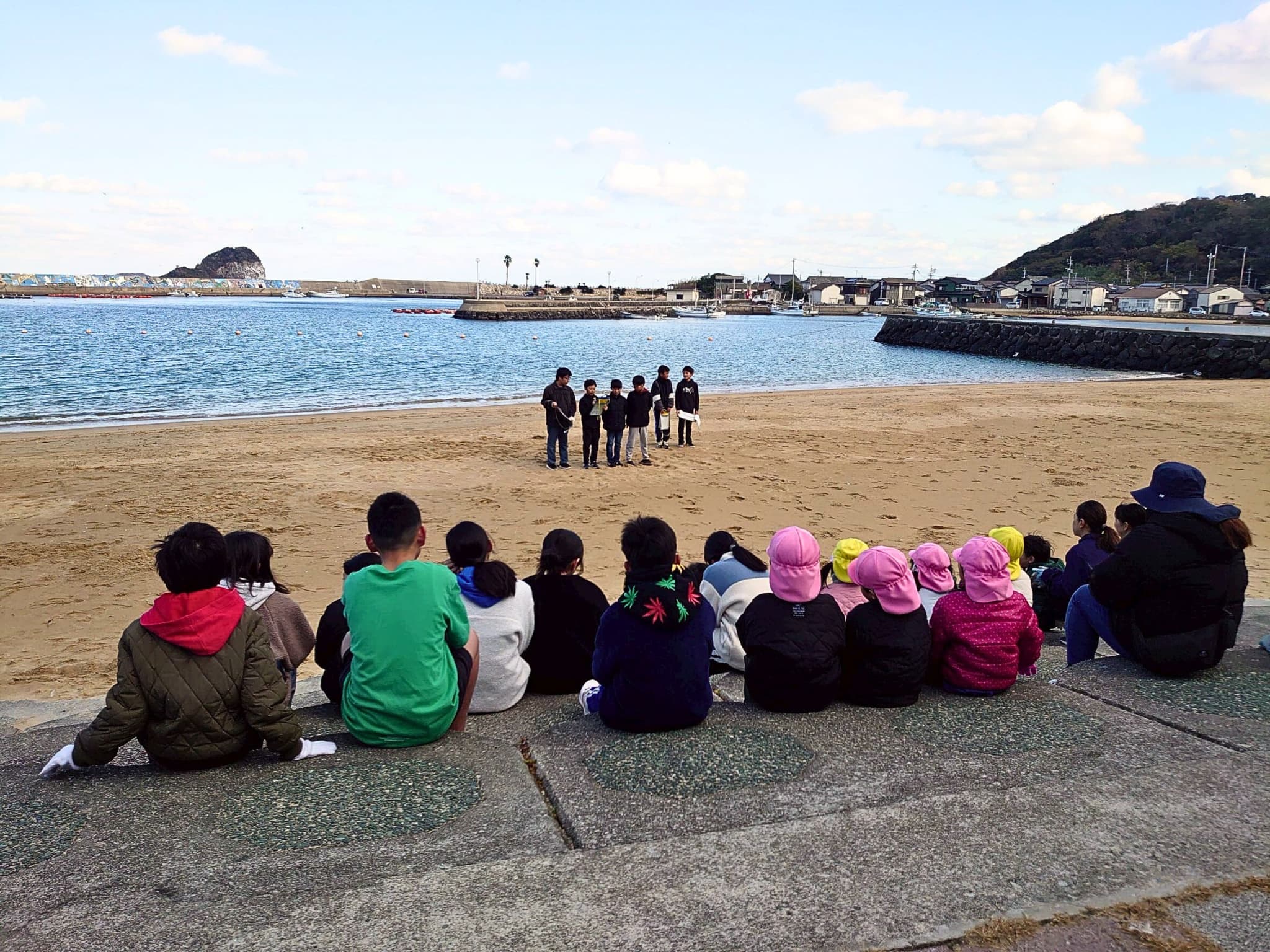 呼子海岸での集合写真